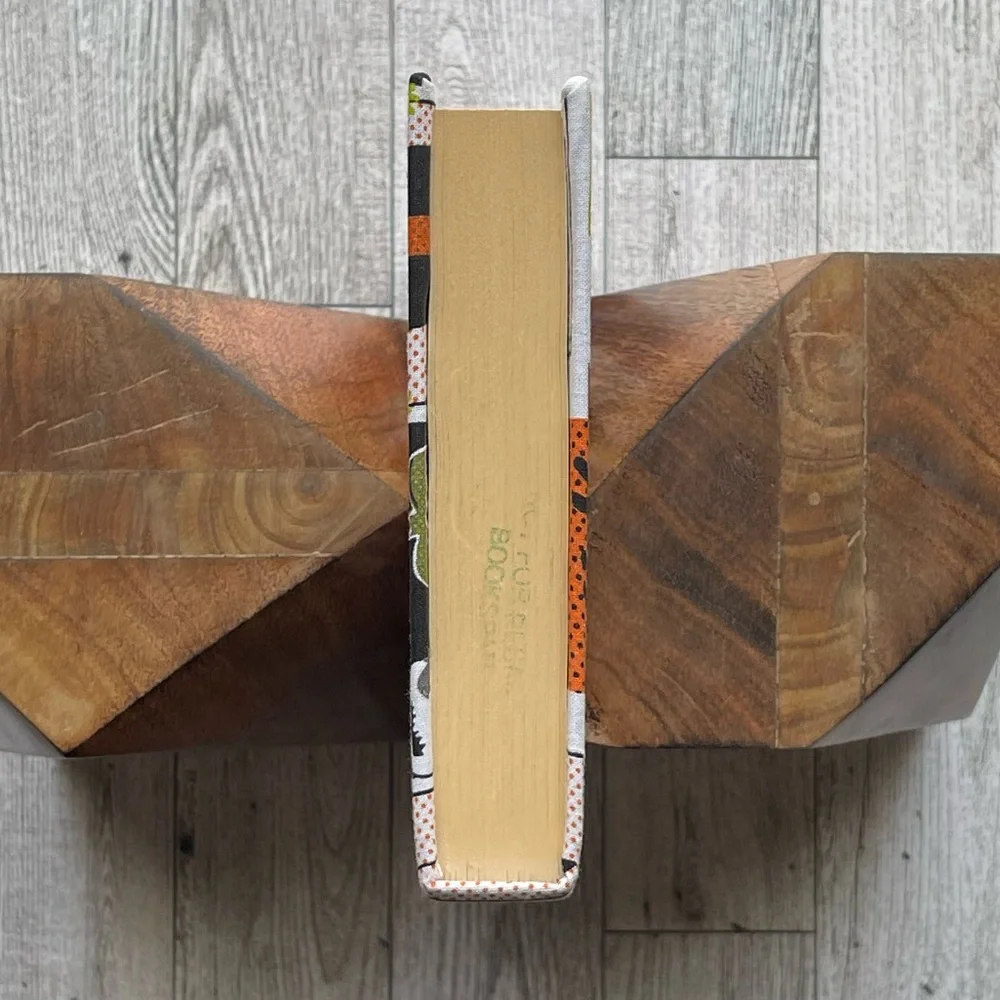 New Halloween Linen Wrapped Decorative Book Mummy Boo Hand-Wrapped Spooky Decor - Picture 6 of 7